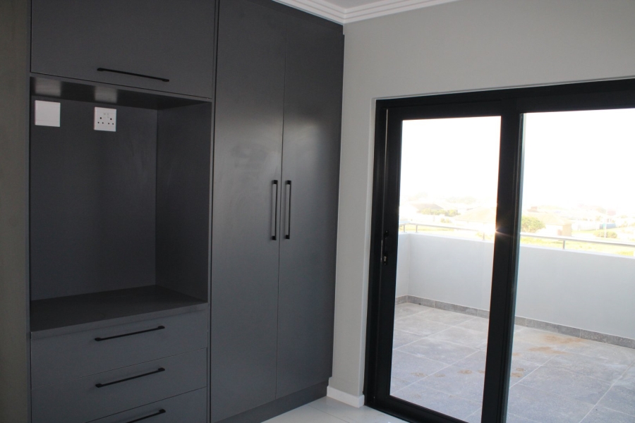 4 Bedroom Property for Sale in Kidds Beach Eastern Cape